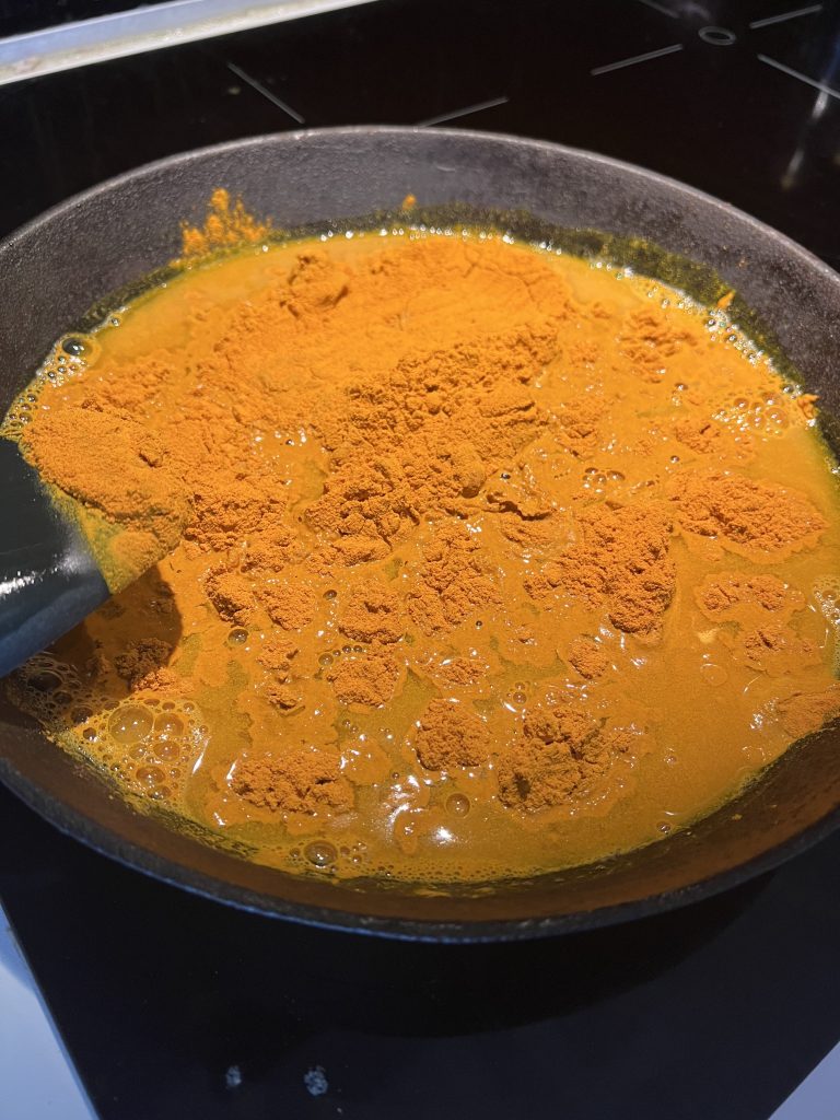 golden paste hjemmelaget i panne